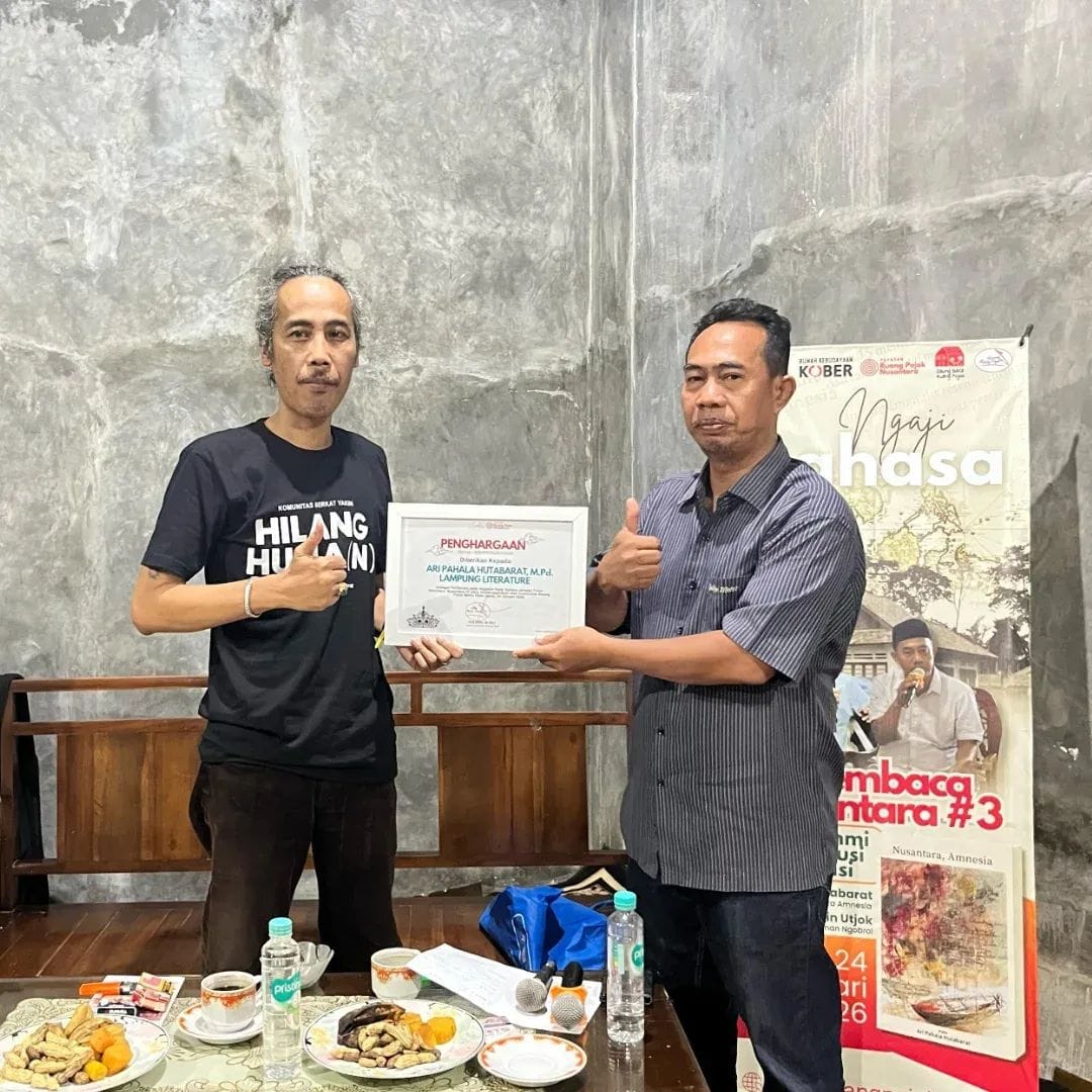 Dewan Kesenian Metro Hadiri Ngaji Bahasa: Membaca Nusantara #3, Bedah Buku Puisi Nusantara, Amnesia