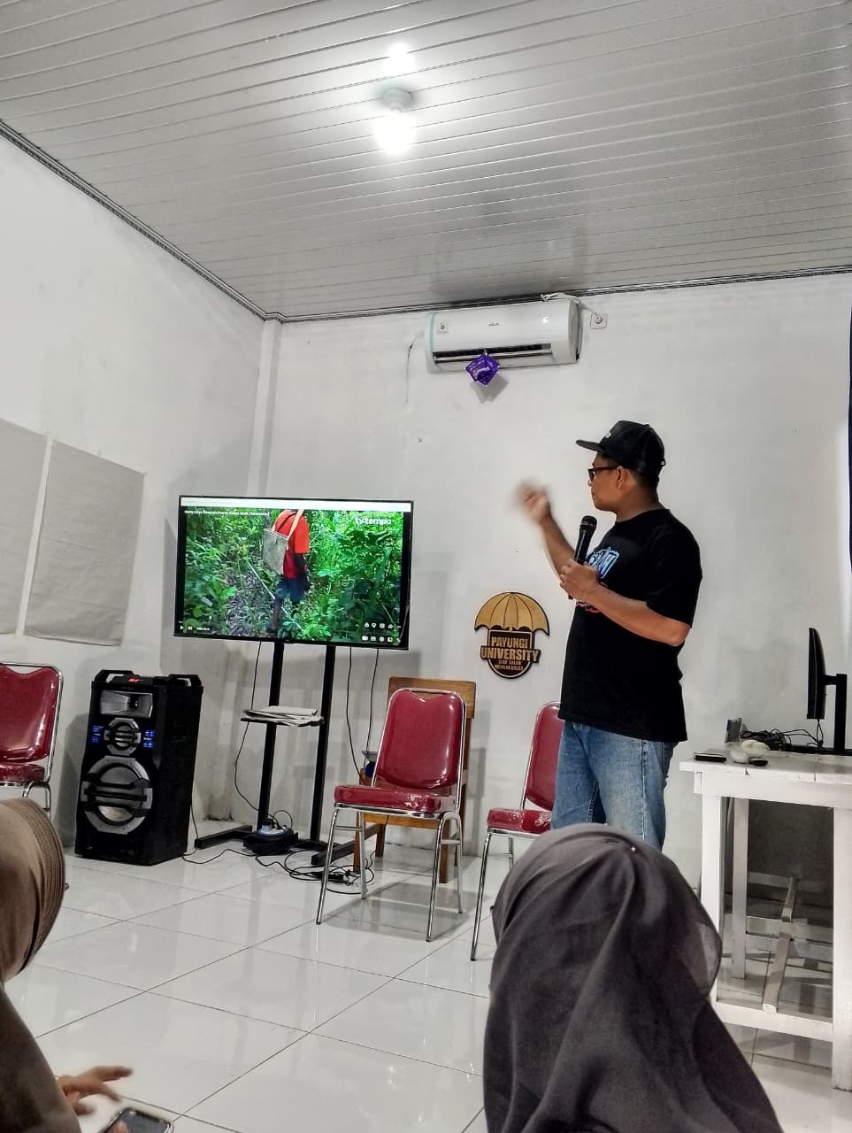 KAMMI Metro Kolaborasi Payungi Bedah Film Pesta Babi, Soroti Dampak PSN di Papua