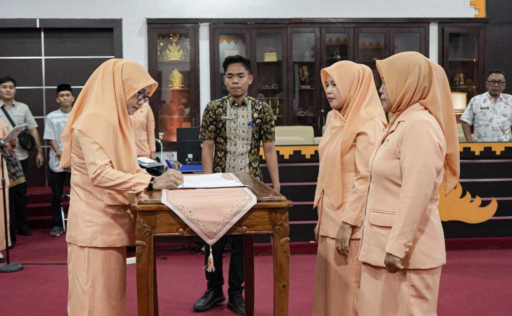 Wali Kota Metro Hadiri Sertijab Ketua DWP, Tekankan Inovasi dan Kolaborasi